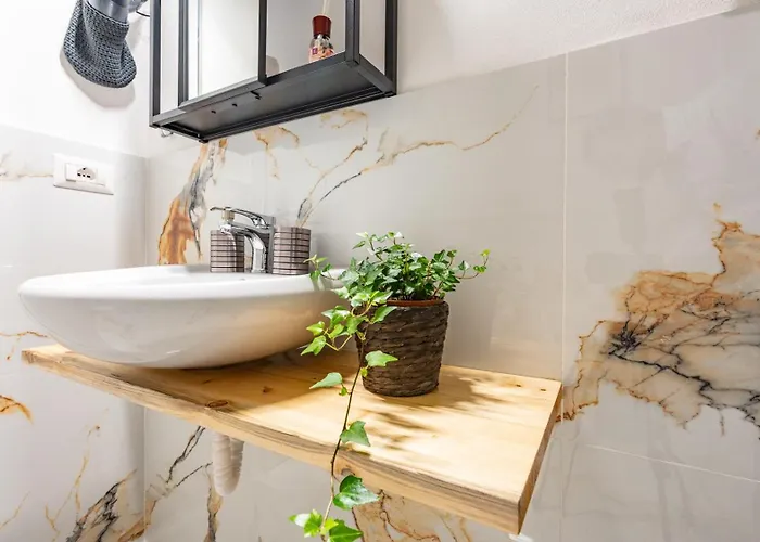 Domus Aqua Alexandrina By Rentbeat Apartment
